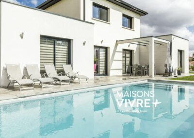 Maison contemporaine en toiture mixte en région Lyonnaise