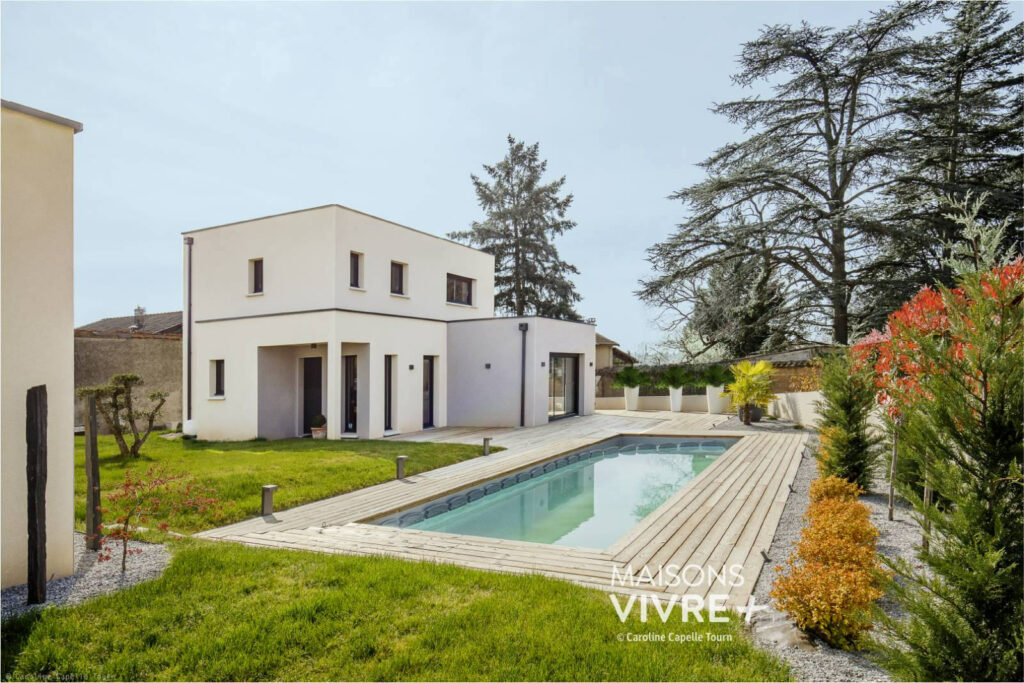 Maison contemporaine toit plat dans l'Ouest Lyonnais