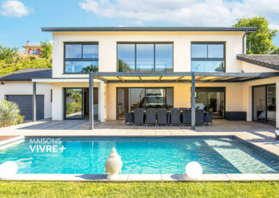 Grande maison moderne dans l'Ain