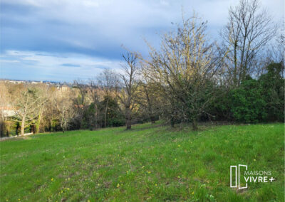 NOUVEAU TERRAIN A SAINT CYR AU MONT D'OR (69450) DE 1230 M²
