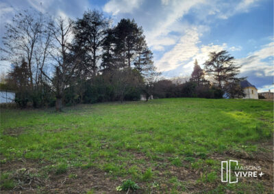 NOUVEAU TERRAIN A SAINT CYR AU MONT D'OR (69450) DE 1230 M²