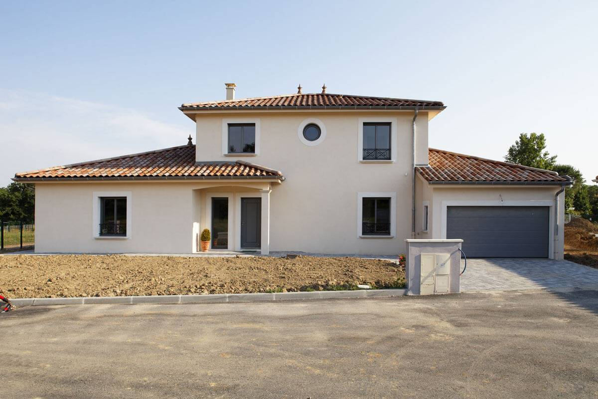Maison contemporaine en 3 volumes de 120M² avec double garage et grand jardin à Tassin la Demi Lune près de Lyon