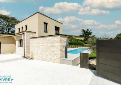 Vue de l'entrée - maison secteur Champagne-au-Monts-d'Or